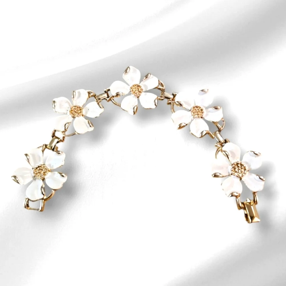 Vintage & Rare Signed Emmons Gold Tone White Enamel Flower Links Bracelet.
